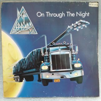 Def Leppard – On Through The Night  Disc VINIL folosit VG (negăsit în aprilie 2026, întrebați înainte de achiziție)