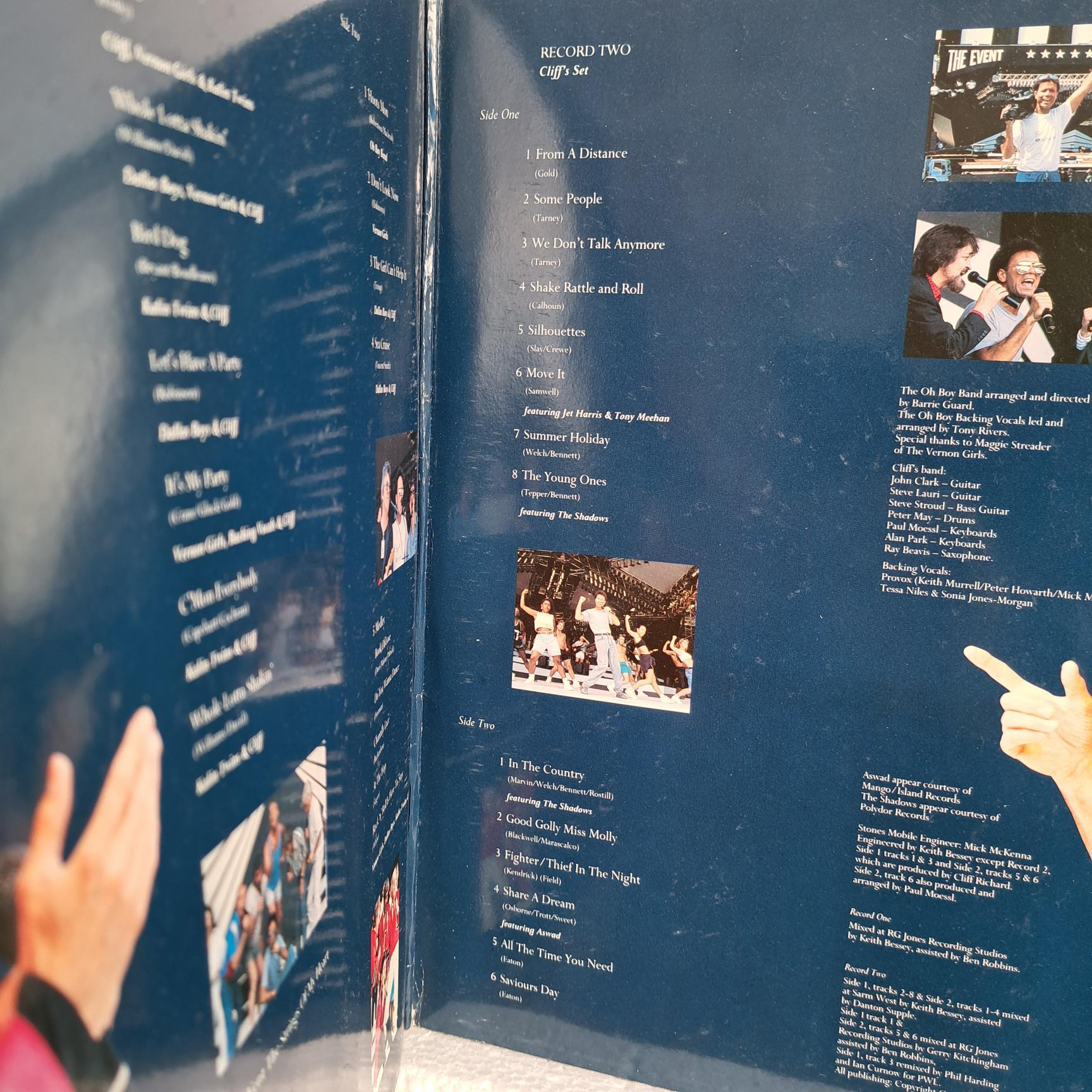 Cliff Richard – From A Distance - The Event 2LP Disc VINIL VG+ - imagine 2